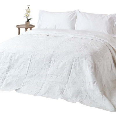 Homescapes White Cotton Rich Floral Metelassé Pattern Bedspread, Double - image 1