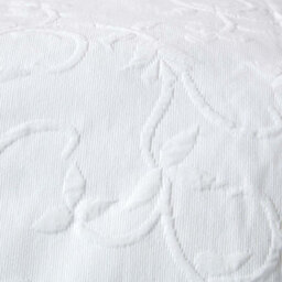 Homescapes White Cotton Rich Floral Metelassé Pattern Bedspread, Double - thumbnail 3
