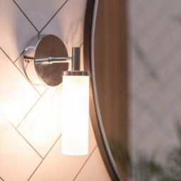 Valuelights Canya Chrome Ip44 Rated Bathroom Frosted Reeded Glass Wall Light - thumbnail 3