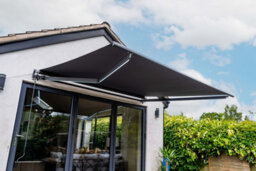 Jack Stonehouse 3 X 2.5M Electric Awning With Led Lights - Aluminium Frame Retractable Sun Shade Canopy For Garden Patio Door Window - Dark Grey - thumbnail 2