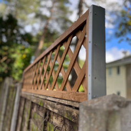 Selections Set Of 5 Wooden Framed Square Trellis Panels (180Cm X 30Cm) With Brackets - thumbnail 4