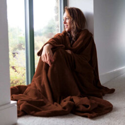 Chocolate Snug Rug Deluxe Blanket With Sleeves Luxury Cosy Super Soft Coral Fleece Fabric Long Oversized Pouch Pocket Adults - thumbnail 1