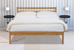 Flintshire Furniture Maxwell 4Ft 6 Double Oak Bed Frame - thumbnail 2