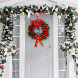 Globrite Christmas Wreath - 40 Cm, Red - With Bows Baubles & Lantern - Front Door Outdoor Christmas Decoration For Home Décor - thumbnail 8