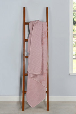 Smart Living Luxurious Zig-Zag Polyester Bedspread - Soft, Stylish, And Durable - image 1
