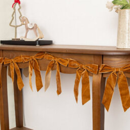 Melody Maison Caramel Brown Velvet Bow Christmas Garland Bunting - 200Cm - thumbnail 3