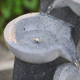 Living And Home 4 Tier Grey Solar Powered Resin Cascading Garden Water Feature Fountain With Led Light 68Cm - thumbnail 5