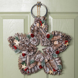 Samuel Alexander 35Cm Frosted Hanging Christmas Star Wreath With Red Jingle Bells & Wooden Stars - thumbnail 1