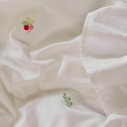 Cath Kidston Tiny Floral Embroidered Frill Cotton King Duvet Cover Set With Pillowcases White - thumbnail 5