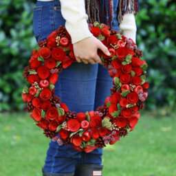 Dibor Traditional Extra Large Red Rose Front Door Autumn Wreath Winter Spring Wreath 46Cm - thumbnail 3