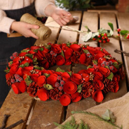 Dibor Traditional Extra Large Red Rose Front Door Autumn Wreath Winter Spring Wreath 46Cm - thumbnail 4