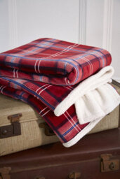 Red Check Sherpa Throw. Warm Soft Fleece Throw With Sherpa Reverse. 130 X 180Cm - thumbnail 2
