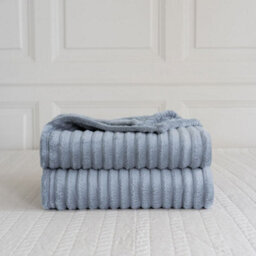 Homes & Linen Chunky Ribbed Cord Faux Fur Velvet Touch Sofa Bed Throwover Soft Touch Blanket Silver  (150 X 200Cm) - thumbnail 2