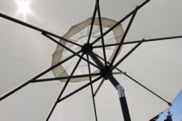 2.7M Wide Garden Parasol Umbrella With Tilt And Crank (Cream) - thumbnail 5