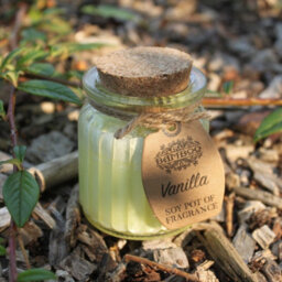Serenityy Vanilla Soy Pot Of Fragrance Candle In Reusable Green Glass Jar With Cork Lid, 120 G, 20 Hour Burn Time - thumbnail 4