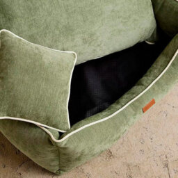 Joules Gilmorton Apple Dog Sofa - thumbnail 2