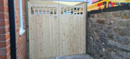 M&D Woodcraft Ltd Wooden Arched Top Garden Gate Cottage Style 0.9M X 0.9M Engineered Timber Handmade - thumbnail 3