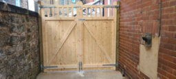 M&D Woodcraft Ltd Wooden Arched Top Garden Gate Cottage Style 0.9M X 0.9M Engineered Timber Handmade - thumbnail 4