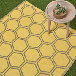 Homescapes Luxury Outdoor Rug Waterproof Reversible For Garden Patio, 182 X 122 Cm, Yellow, 100% Recycled, Honeycomb - thumbnail 2