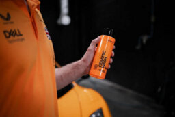 Mclaren Ceramic Wash 500Ml+Wash Mitt+Micro Fiber Cloth+Jumbo Drying Towel - thumbnail 4