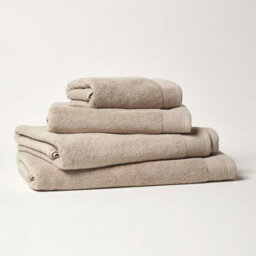 Homescapes Taupe 100% Combed Egyptian Cotton Set Of 2 Face Cloths 700 Gsm - thumbnail 2