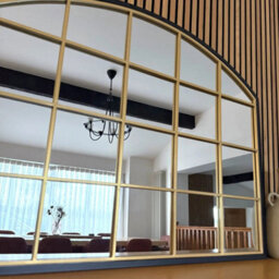 Jōbū Jobu Home - Tomi - Black & Gold Metal Arched Lattice Window Mirror - 95Cm X 120Cm - thumbnail 4