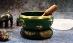 Serenityy Large Tree Of Life Singing Bowl Set, Green, 14 Cm With Cushion And Striker - thumbnail 5
