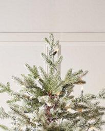 WeRChristmas 8Ft Pre Lit Snow Flocked Fraser Fir Christmas Tree With 650 Candle Style Leds And 8 Light Functions - thumbnail 5