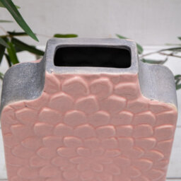 Annibells Pink Ceramic Art Deco Style Petal Vase (10588) - thumbnail 3