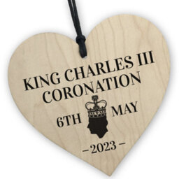 Red Ocean King Charles Iii Coronation Hanging Wooden Heart Sign Comemmoration Plaque Union Jack Sign Celebration Gifts