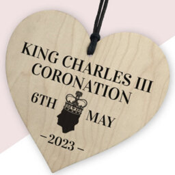 Red Ocean King Charles Iii Coronation Hanging Wooden Heart Sign Comemmoration Plaque Union Jack Sign Celebration Gifts - thumbnail 2