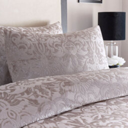 Laurence Llewelyn-Bowen Firenza Damask Velvet Linen Duvet Cover Set - thumbnail 2