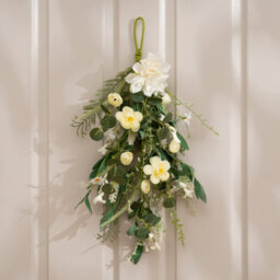 Scottish Everlastings Ltd. Scottish Everlastings 30Cm Artificial Classic White Swag - thumbnail 1