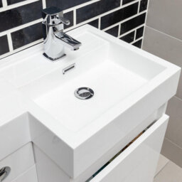 Plum&clay Solstice Gloss White Right Hand Bathroom Vanity Basin & Wc Unit Combination (W)900mm (H)890mm - thumbnail 4