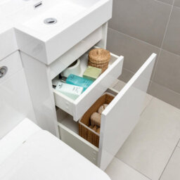 Plum&clay Solstice Gloss White Right Hand Bathroom Vanity Basin & Wc Unit Combination (W)900mm (H)890mm - thumbnail 6