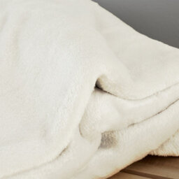 Catherine Lansfield Raschel Velvet Touch 130X170Cm Blanket Throw Cream - thumbnail 3