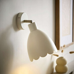 Valuelights Millie Pair Of Flower Style Scallop Adjustable Wall Lights And Bulbs - thumbnail 2