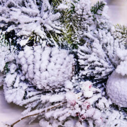 Christmas Tree World 50Cm Frosted Decorated Mixed Pine Wreath With White Baubles - thumbnail 6