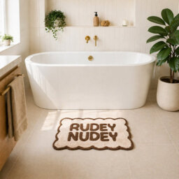 Allure Bath Fashions Rudey Nudey Slogan Scalloped Bath Mat Non Slip Bathroom Rug (Chocolate/cream) - thumbnail 6