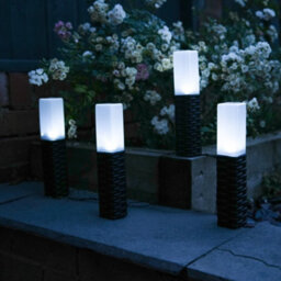 Gardenwize Pack Of 4 Free Standing Rattan Style Solar Powered Led Garden Stake Lights - thumbnail 3