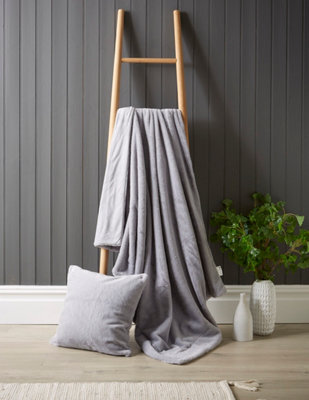 Bellissimo Home Thick Plush Faux Fur Throw Grey. Soft And Warm. 130 X 180Cm