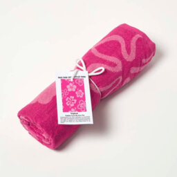 Homescapes Pink Flower 100% Recycled Cotton Beach Towel - thumbnail 4