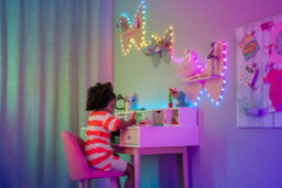 Twinkly Strings Usb-C 200 Heart-Shaped Rgb Leds, Green Wire - thumbnail 4