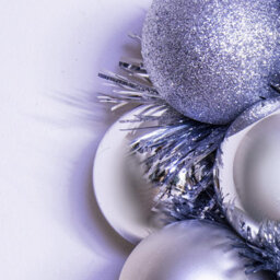 Christmas Tree World 56Cm Silver Shatterproof Bauble Wreath - thumbnail 6