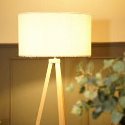 Valuelights Barbro Natural Tripod Floor Lamp With Cream Boucle Shade - thumbnail 3
