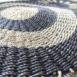 Round Seagrass Mat In Black & Tan - Circular Pattern, 1M - thumbnail 3