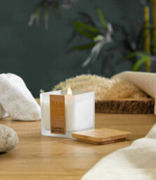 Heart and Home Bamboo Cedarwood & White Musk Small Soy Candle  - 20 Hours Burn - Crackling Wick - thumbnail 2