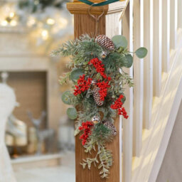 Dibor Traditional Jingle Bell Red Berry Door Christmas Decoration Swag 58Cm - thumbnail 3