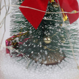 Living And Home Christmas Decoration Xmas Ornament Led Tabletop Mini Christmas Tree In Glass Dome H 21.5 Cm - thumbnail 4