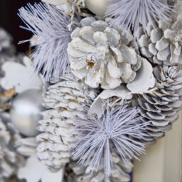 Dibor 36Cm White Frosted Xmas Festive Decor Front Door Wreath Christmas Wreath - thumbnail 5